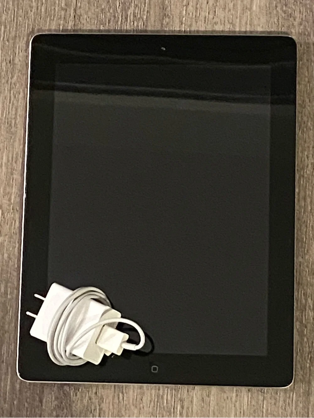 Apple iPad 2 (2nd Gen - 2011/12) 16GB WiFi Model with Charging Cable and Adapter